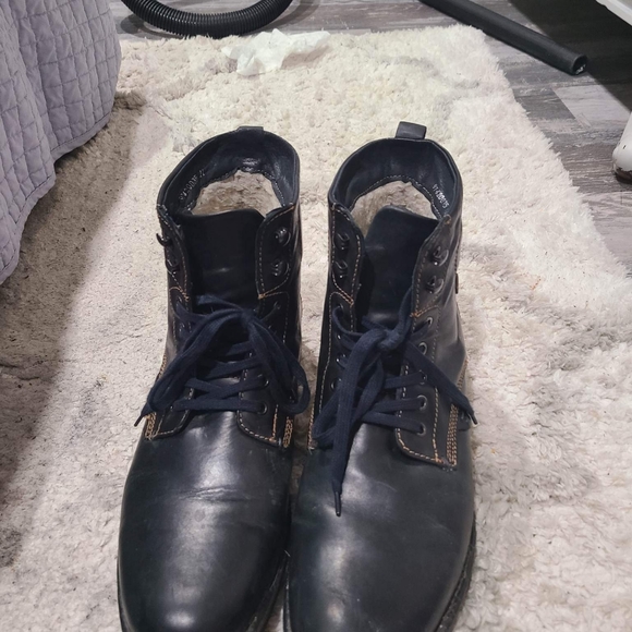 Red Wing Weekender Boots - Picture 2 of 6